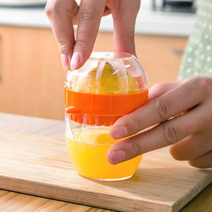 Plastic Lemon Squeezer With Lid